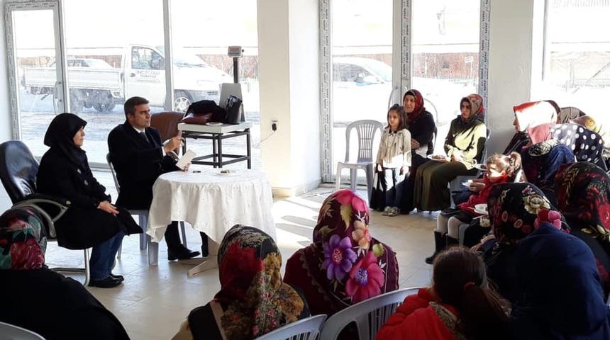 Başkan Yemeniciye kadınlardan b&uuml;y&uuml;k ilgi