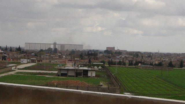 Terör örgütü YPG Kamışlı’da hendek kazıyor