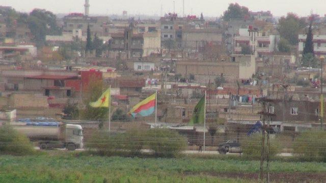Terör örgütü YPG Kamışlı’da hendek kazıyor