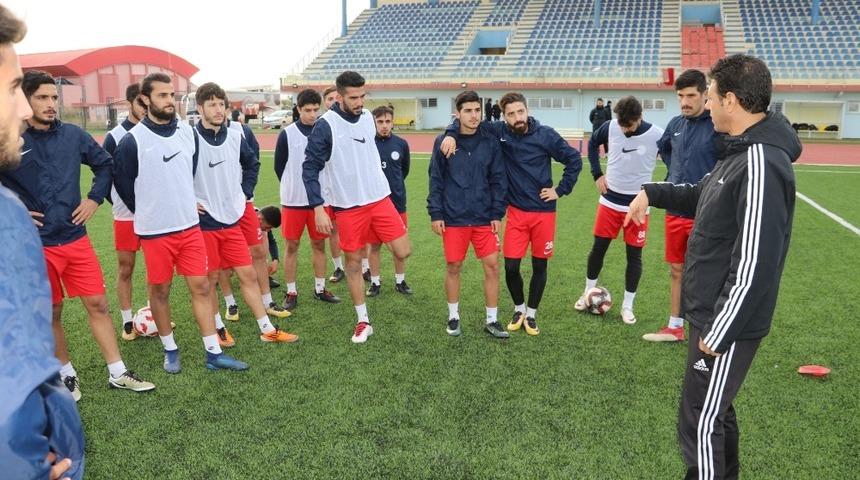 Karak&ouml;pr&uuml;spor&rsquo;da H&uuml;seyin Dağ ilk antrenmanına &ccedil;ıktı