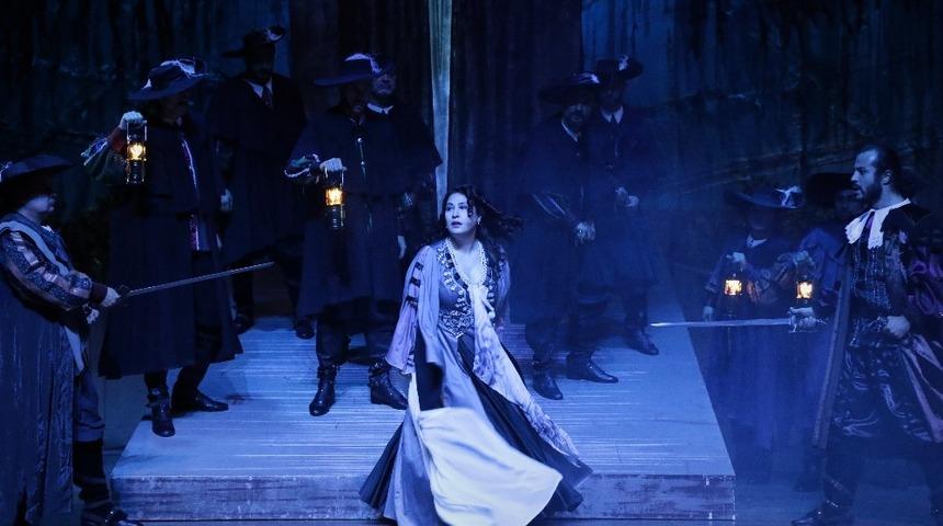 MDOB "Maskeli Balo" operasını sahneledi