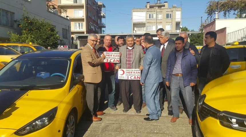 Taksicilerden Kızılay&rsquo;a destek
