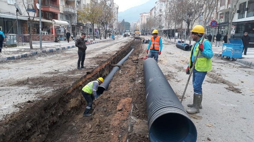 İzmir Caddesi&rsquo;ne yağmursuyu hattı d&ouml;şendi