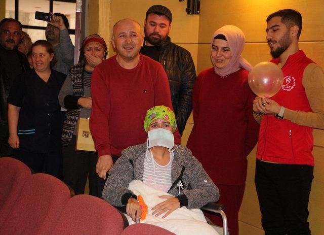 Mide kanseri tedavisi gören İrem Nur'a sürpriz doğum günü