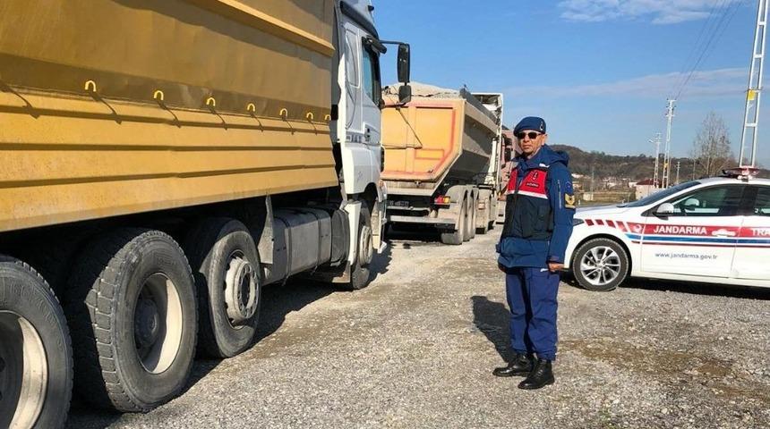 Jandarma trafik timlerinden &rsquo;ağır vasıta&rsquo; denetimi