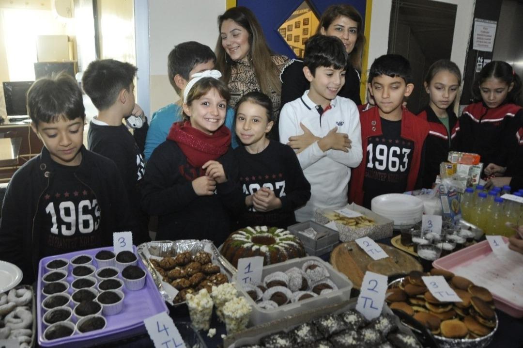 Barış el&ccedil;ileri g&ouml;rme engelliler i&ccedil;in kolları sıvadı