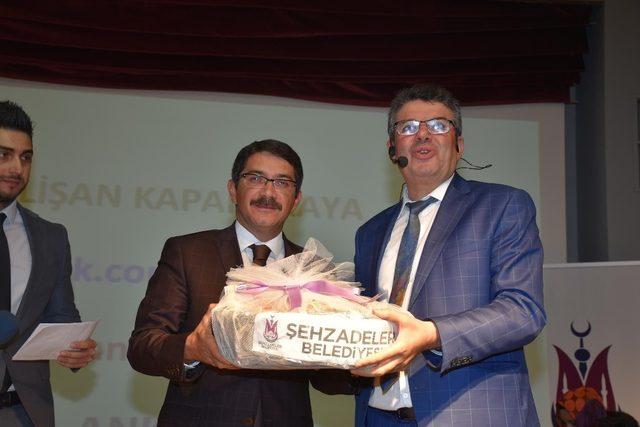 Salona sığmayan konferans