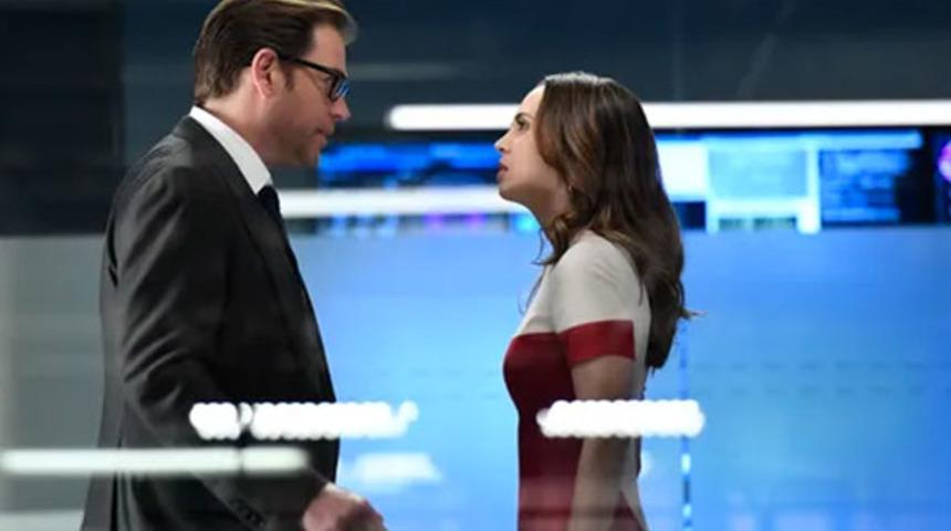 &Uuml;nl&uuml; oyuncuya rol arkadaşı '&uuml;&ccedil;l&uuml; ilişki' teklif etti! R&uuml;şveti dudak u&ccedil;uklattı