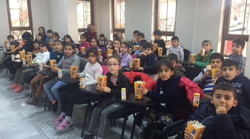 Odunpazarı’nda çocuklara özel film gösterimi