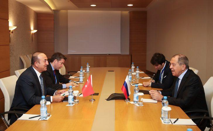 Lavrov ve Çavuşoğlu, Bakü’de bir araya geldi Lavrov ve Çavuşoğlu, Bakü’de bir araya geldi