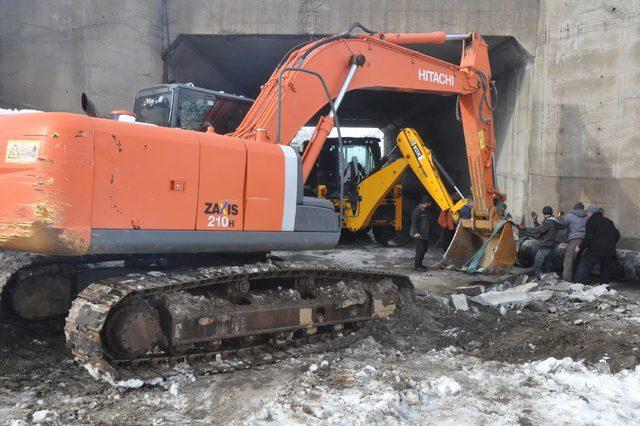 Bitlis'te sel hasara neden oldu