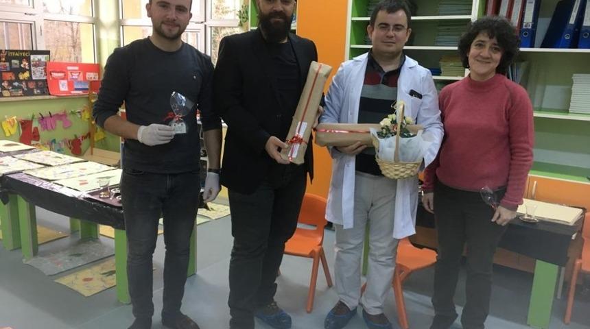 &Uuml;niversite &ouml;ğrencileri anaokulu &ouml;ğrencileriyle k&uuml;lt&uuml;rel &ccedil;alışmalara imza attı