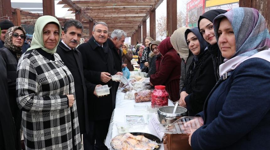 Ak kadınlardan yerli &uuml;retime destek