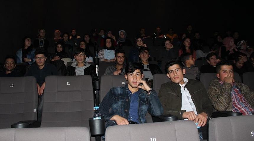 Saray Kaymakamlığından eğitime destek