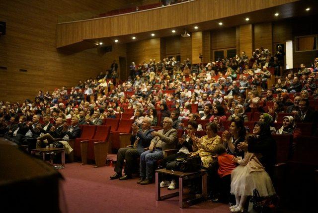 Firma çalışanları tarafından kurulan koro ilk konserini gerçekleştirdi