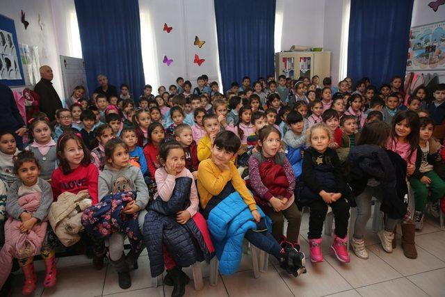 Adapazarı Belediyesinden öğrencilere diş bakım seti