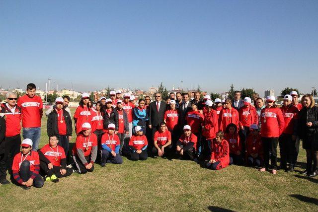 Mersin’de özel sporcular için şölen düzenlendi