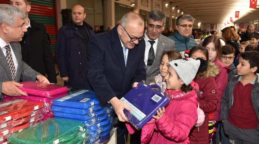 Başkan Erg&uuml;n ve &ouml;ğrenciler Yerli Malı Haftası&rsquo;nda buluştu