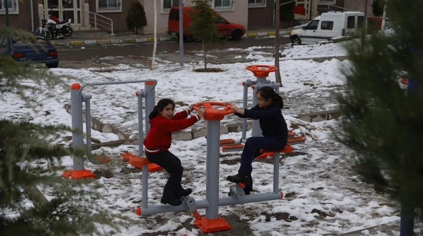 Nevşehir Belediyesi Yeni TOKİ&rsquo;ye 5 adet spor kondisyon parkı yaptı