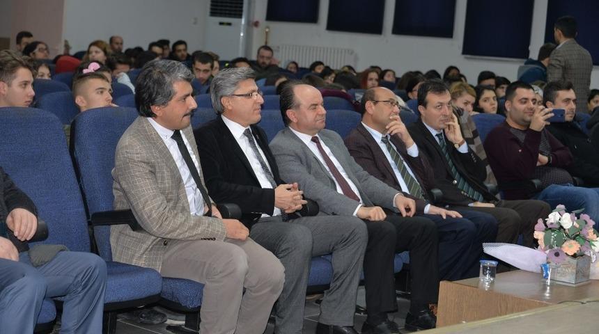 Boz&uuml;y&uuml;k&rsquo;te İnsan Hakları ve Demokrasi Haftası kutlandı