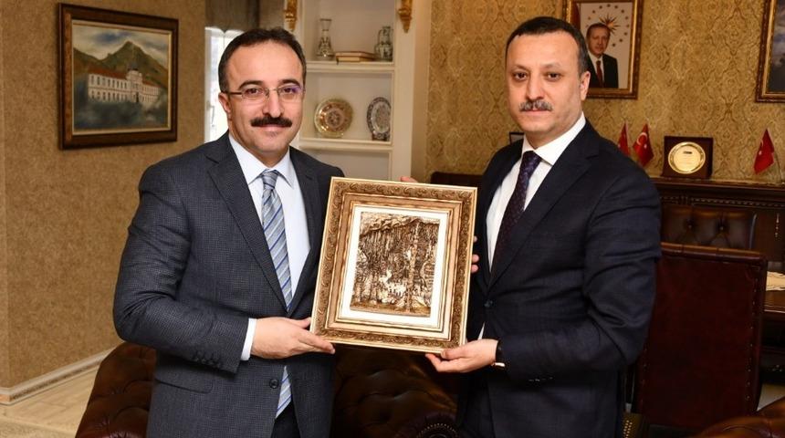 İ&ccedil;işleri Bakan Yardımcısı İsmail &Ccedil;ataklı G&uuml;m&uuml;şhane&rsquo;de