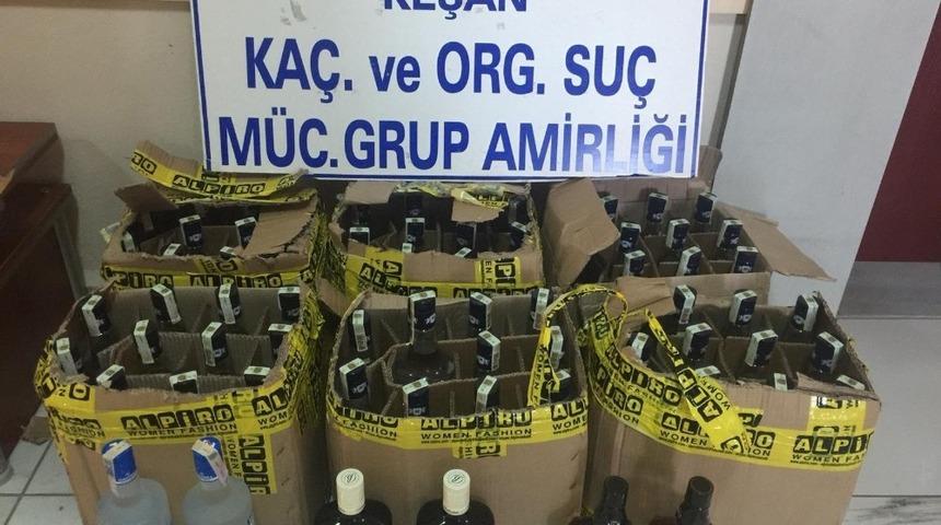 Edirne&rsquo;de 72 şişe ka&ccedil;ak i&ccedil;ki yakalandı