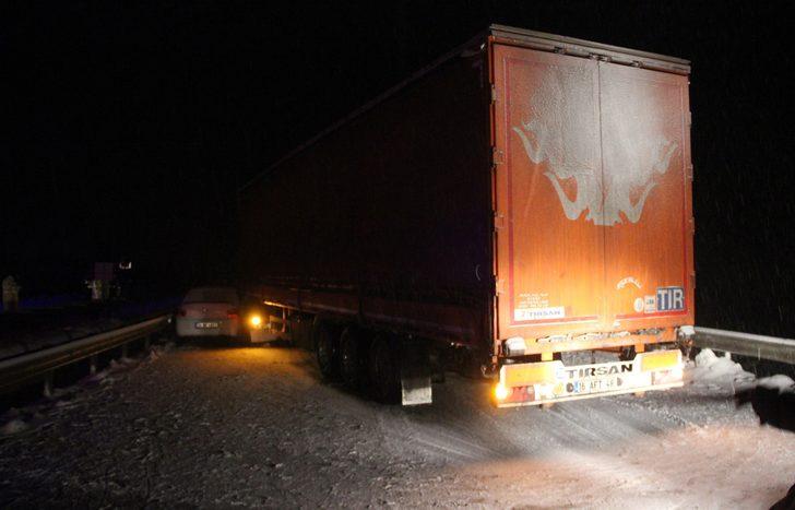 Sivas- Erzincan karayolu ulaşıma kapandı G2