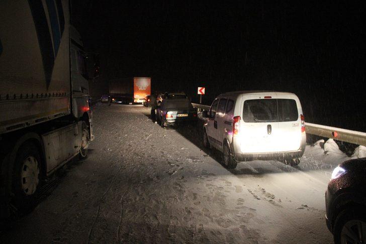 Sivas- Erzincan karayolu ulaşıma kapandı G4