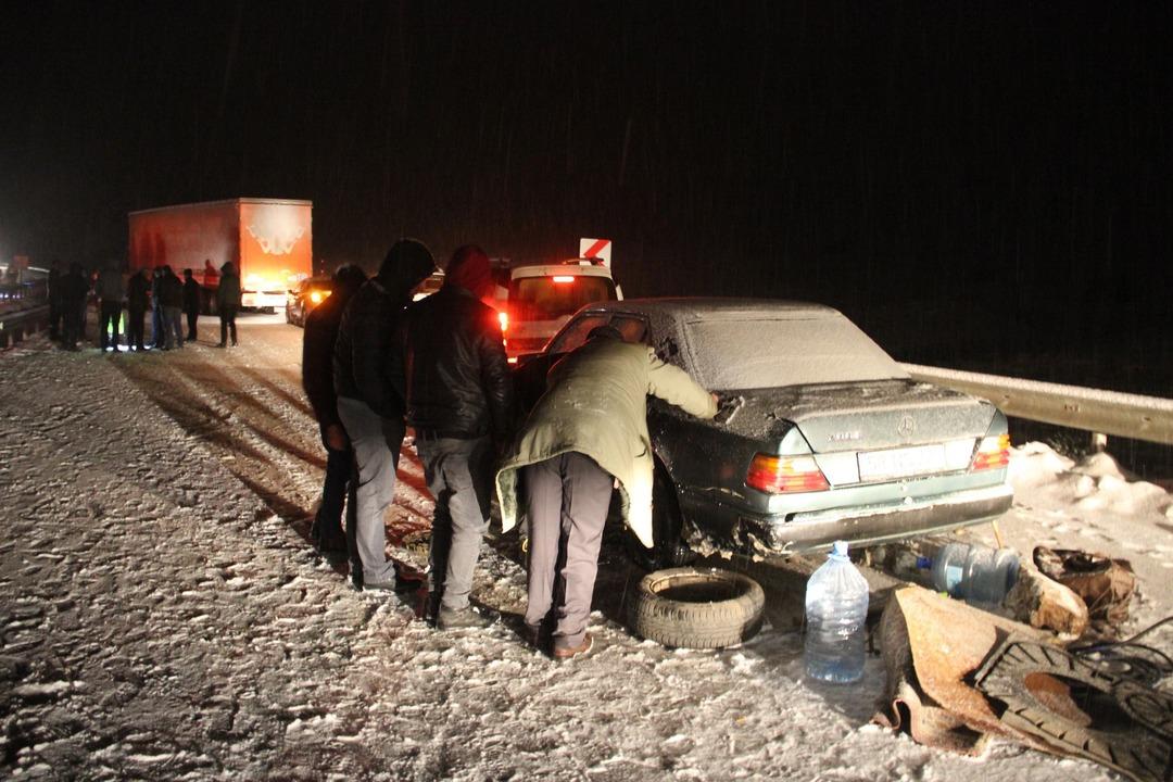 Sivas- Erzincan karayolu ulaşıma kapandı