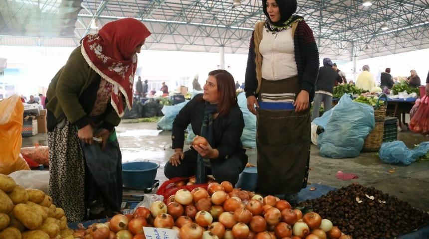 Başkan &Ccedil;er&ccedil;ioğlu Sultanhisar pazarını ziyaret etti
