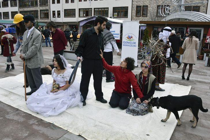 Kadına yönelik şiddete dikkat çekmek için eksi 2 derecede... G3