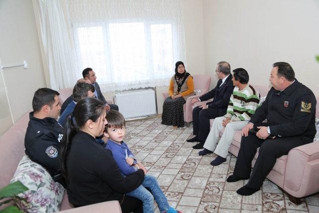 Vali  Toroman&rsquo;dan &Ccedil;avdarhisar ve Aslanpa&rsquo;da şehit ailelerine ziyaret 3