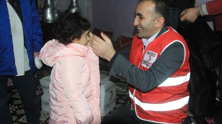 Hakkari Kızılay&rsquo;dan zihinsel engelliye şefkat eli