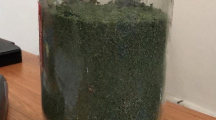 Özalp’ta 1 kilo 450 gram esrar ele geçirildi