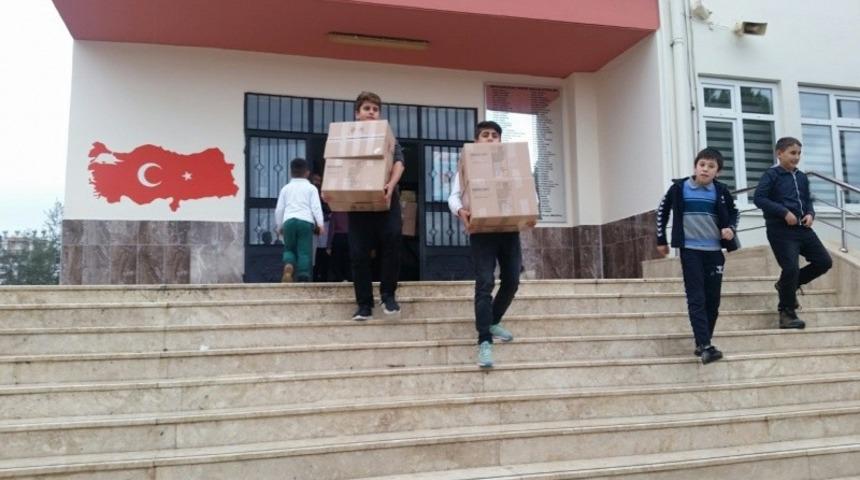 Öğrenciler topladıkları kitapları paylaştı