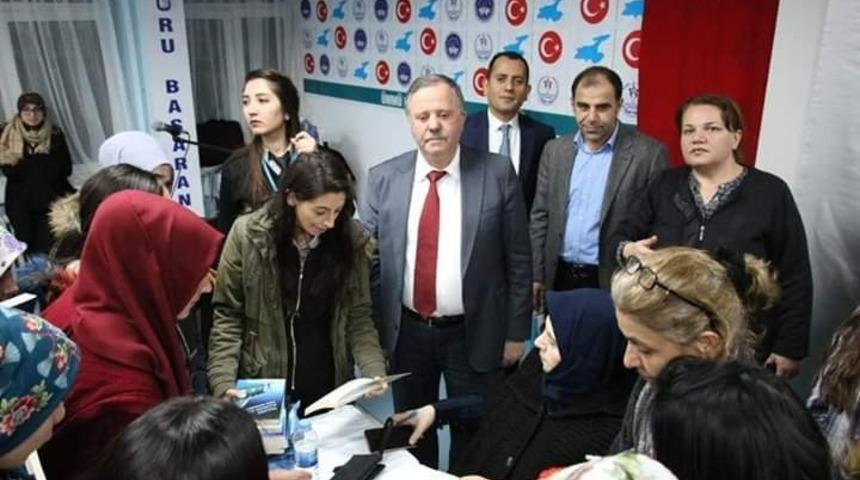 Yazar Emine Şenlikoğlu KYK öğrencileriyle buluştu