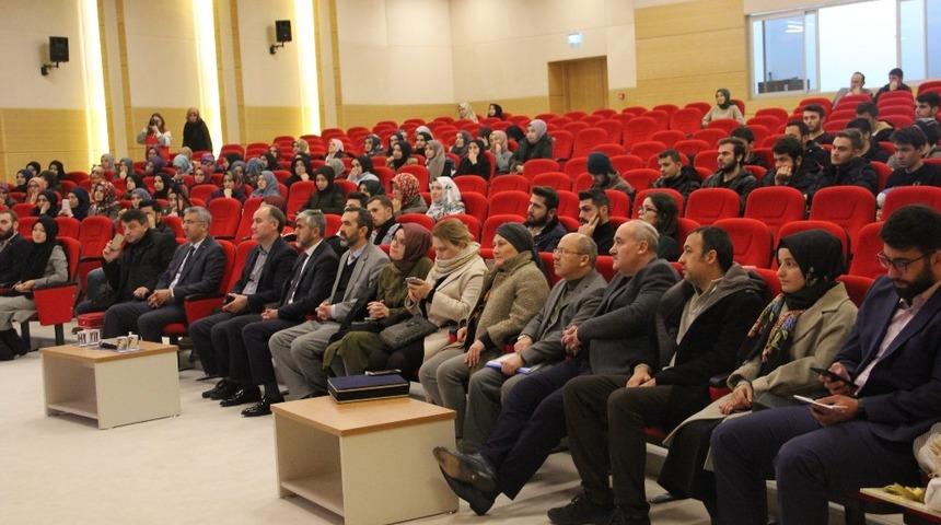 SAÜ’de ’Kızılay ve Gençlik faaliyetleri’ konulu konferans gerçekleşti