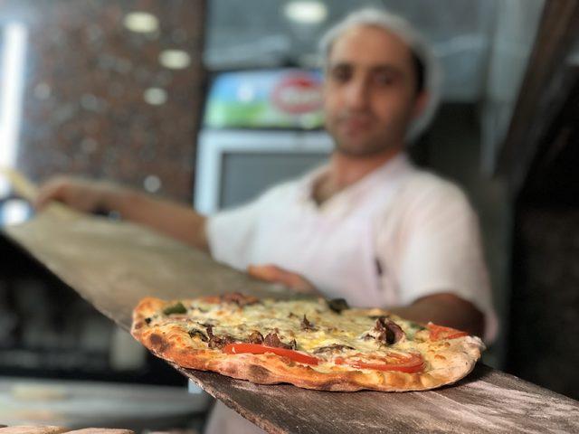 'Cağ pizza' ile Erzurum ve İtalyan yemek kültürlerini harmanladı