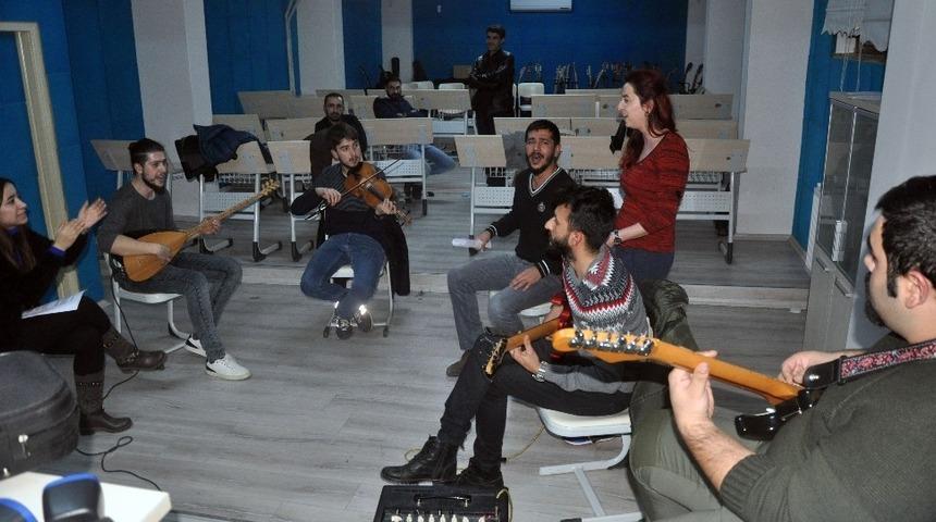 Midyat&rsquo;ta &ouml;ğretmenler &ouml;ğrenciler i&ccedil;in seferber oldu