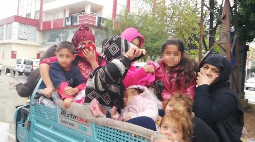 Adana'da sepetli motosiklette 11 kişiyle yolculuk