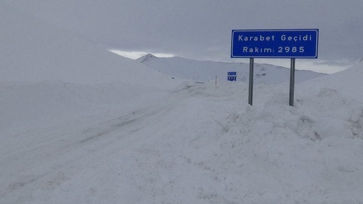 Van- Bahçesaray yolunda yol genişletme çalışmaları G4