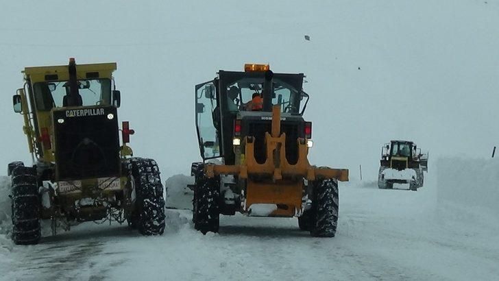 Van- Bahçesaray yolunda yol genişletme çalışmaları G5