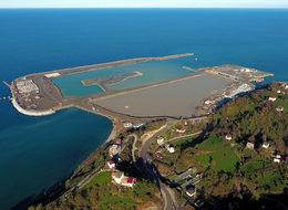 Rize-Artvin Havalimanı’nda denize 17, 5 milyon ton taş döküldü