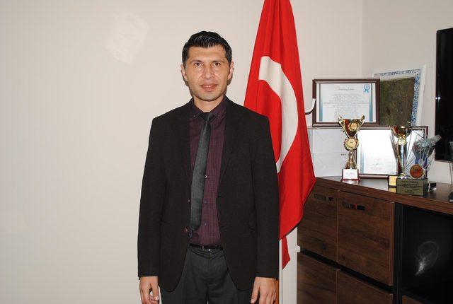 İzmir'deki okul müdürü, dünyanın en iyi 50 öğretmeni arasında