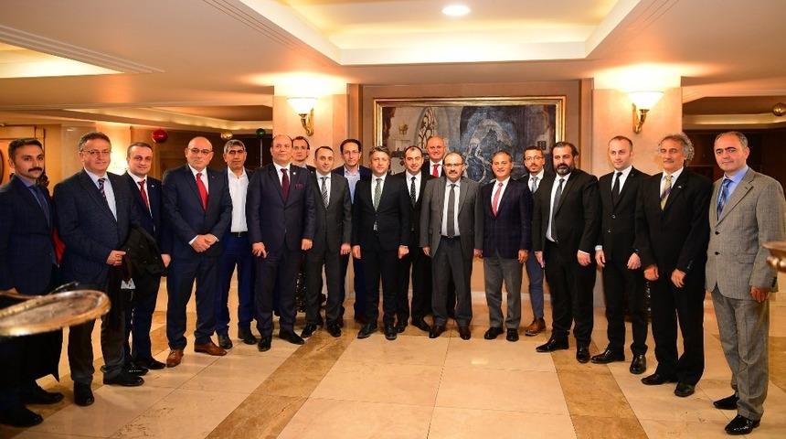 Vali Ustaoğlu turizmciler ile buluştu