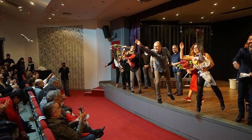 Kadınlar i&ccedil;in &rsquo;Peynir&rsquo; oyununu sahnelediler