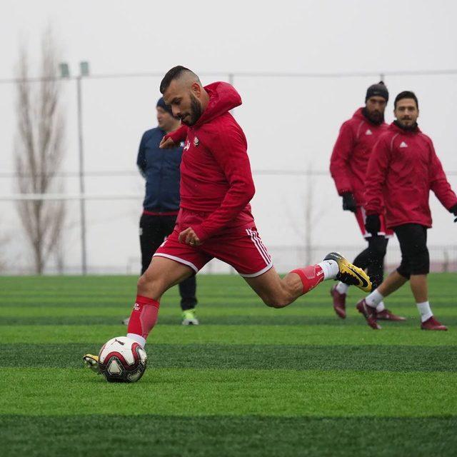 Uşakspor yeni hocasıyla &ccedil;ıkış arıyor 3