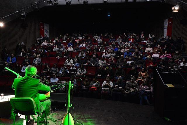 Bağlama ile yöresel Türklerimiz konseri ilgi gördü