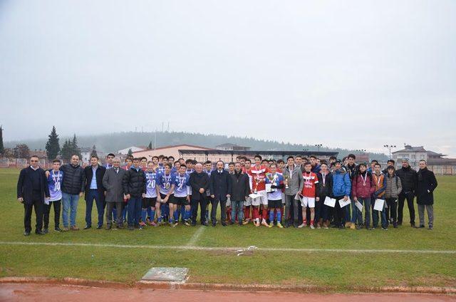 Okul Sporları Futbol Genç Erkekler İl Birinciliği Müsabakaları sona erdi