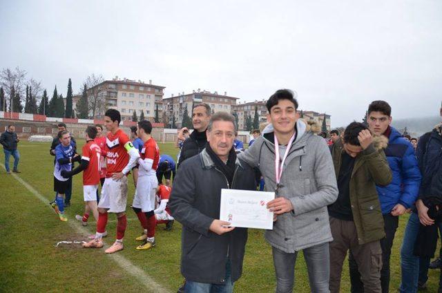 Okul Sporları Futbol Genç Erkekler İl Birinciliği Müsabakaları sona erdi